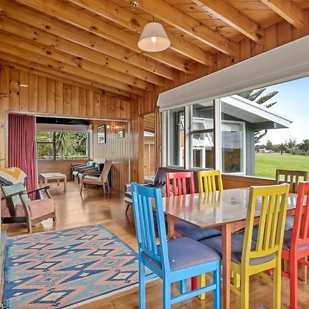 Queenie - Waikanae Beach Holiday Home Eksteriør billede