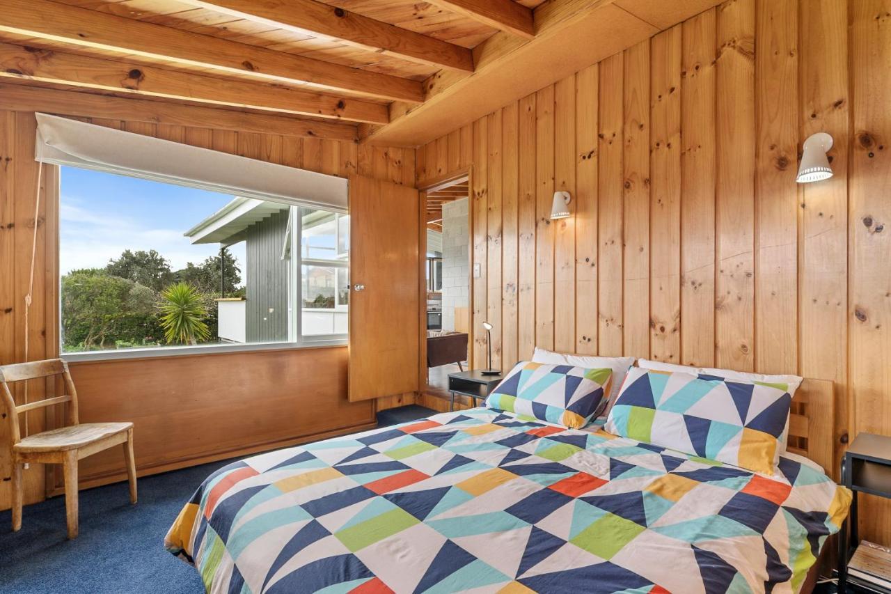 Queenie - Waikanae Beach Holiday Home Eksteriør billede